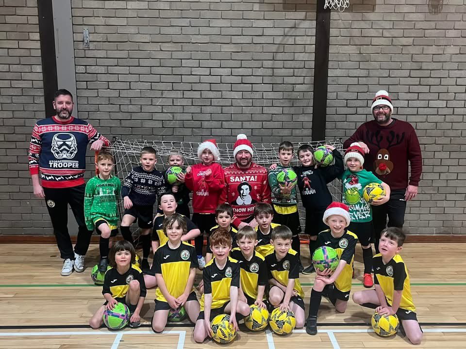 ForresYouth's tweet photo. Great to see all our youth development players and coaches getting into the Xmas spirit. It was Xmas jumpers worn at their last training sessions before their well deserved Xmas break 
@TheCansOfficial @Forres_Gazette @ScottishFA @SHFLfb https://t.co/r9bnivVetj