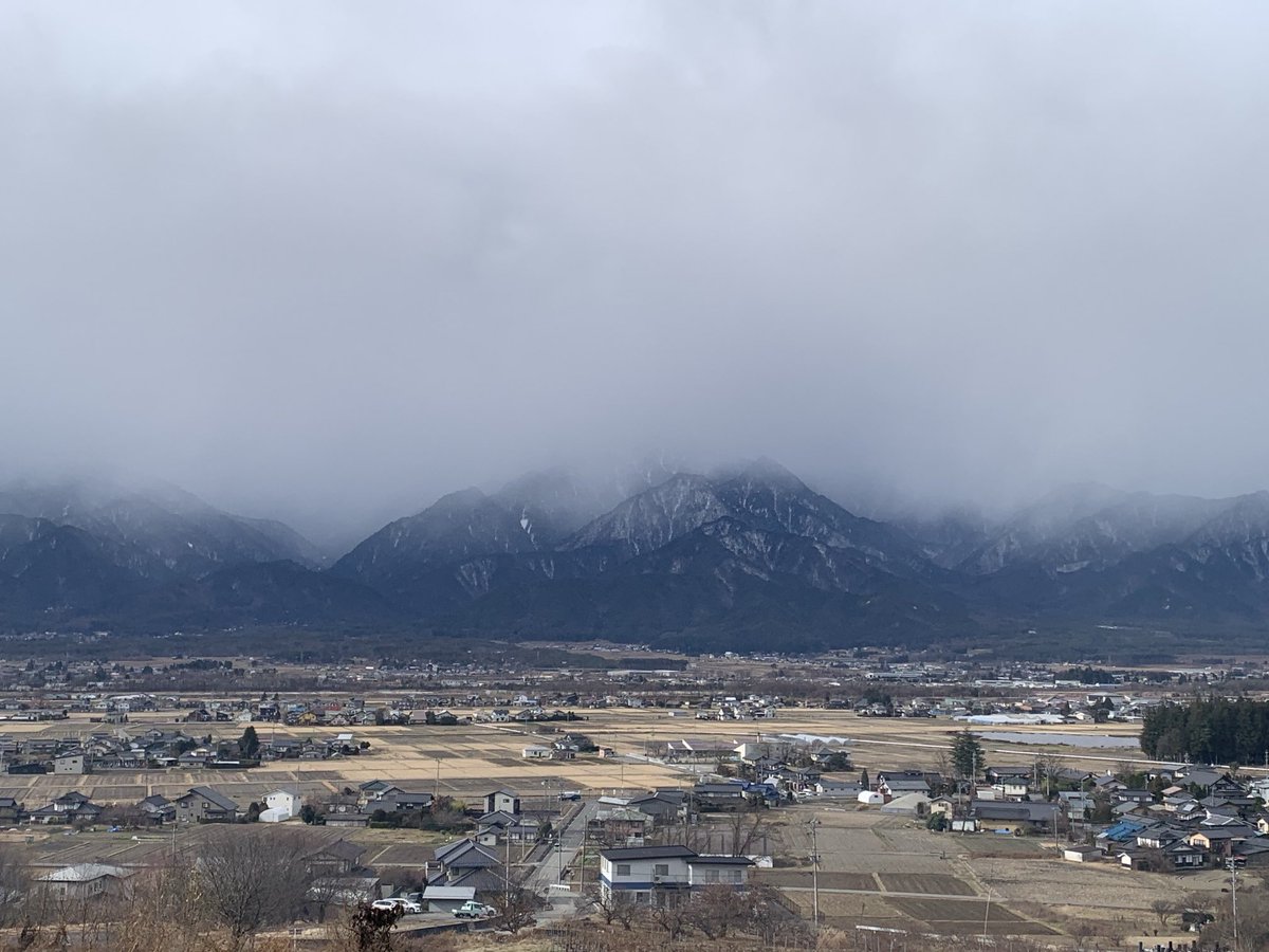 FHMvFD5ICYEB89R's tweet photo. 今日の北アルプス
荒れています。里にも、雪☃️が降るかな。 https://t.co/LXCB6DcYMz