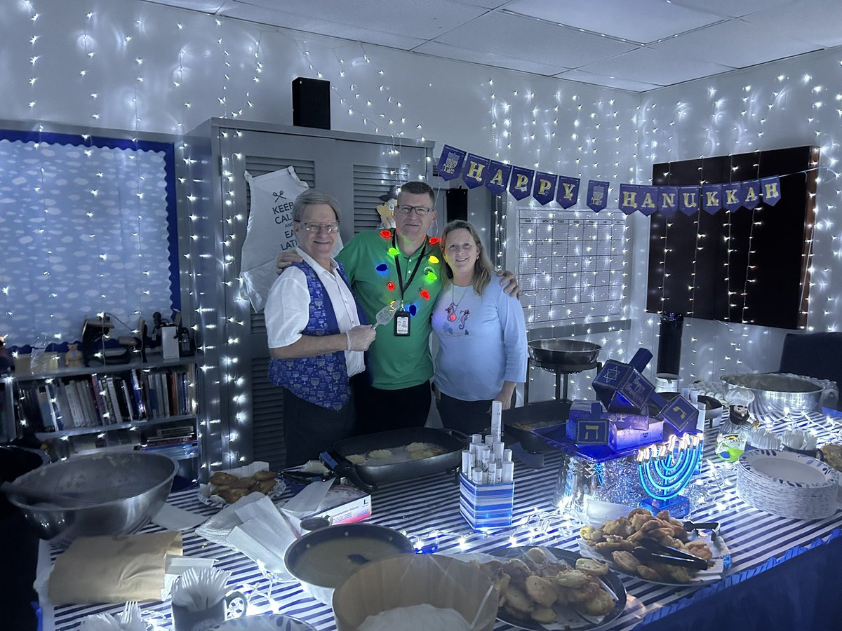 debbi_hixon's tweet photo. We really enjoyed Principal Schnelder’s House of Hanukkah today 🕎! The latkes were delicious and we had a nice time chatting with the visitors and staff. https://t.co/7LWtuzH7Nq