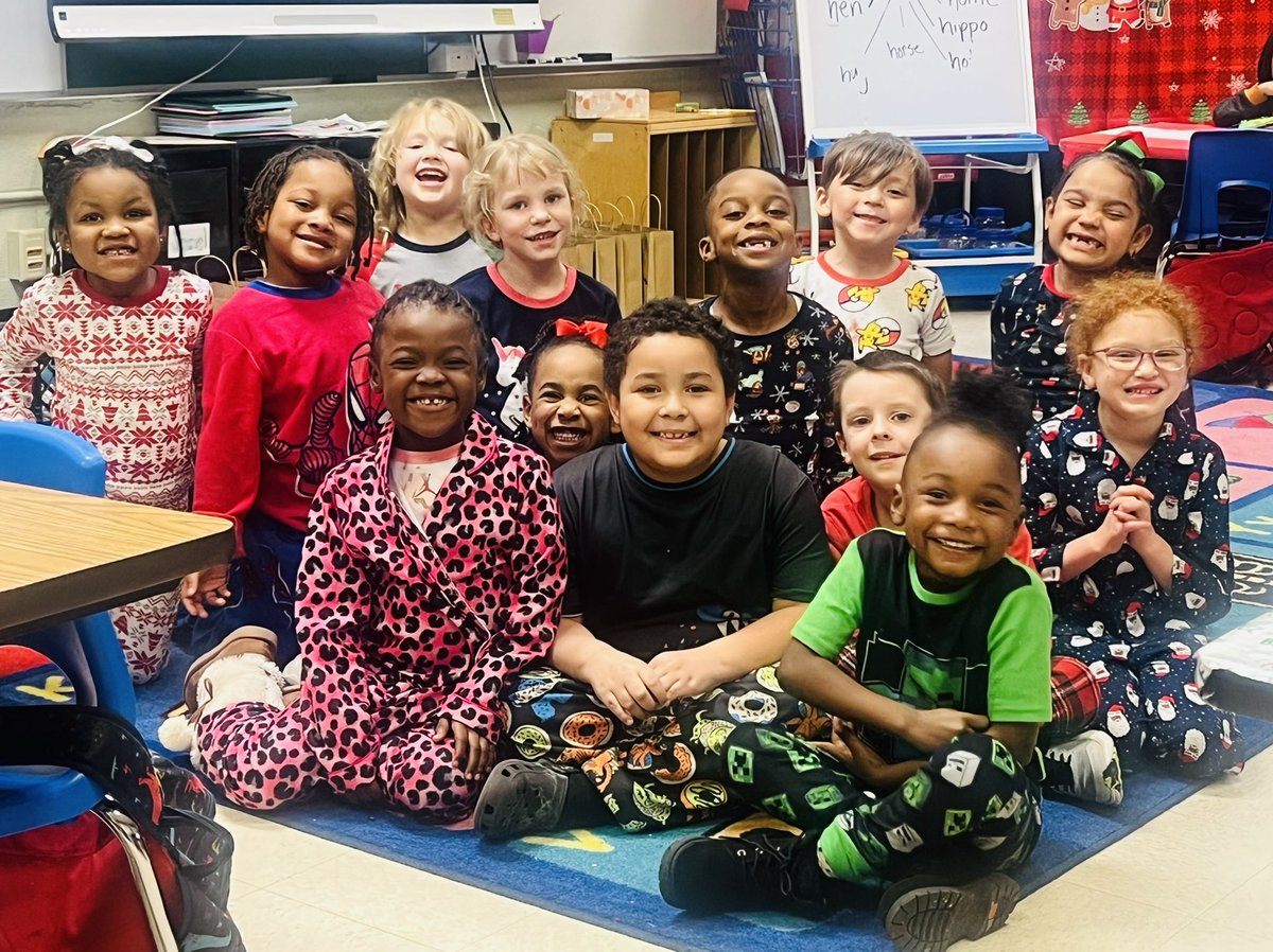 SeaIsleSeahawks's tweet photo. Pajama Day
#CountdownOver
#TheDayBeforeWinterBreak https://t.co/ge9h0dJZ6F