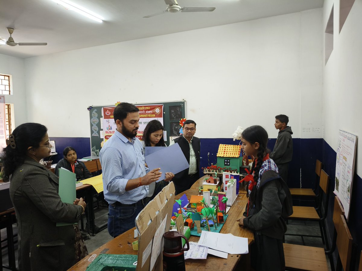 KV_Nagaon's tweet photo. विद्यालय में #राज्य_स्तरीय_बाल_वैज्ञानिक_प्रदर्शनी का आयोजन 19/12/2024 से 20/12/2024 तक किया गया जिसमें केंद्रीय विद्यालय संगठन गुवाहाटी संभाग के सभी विद्यालयों के विद्यार्थियों ने विभिन्न मॉडल व प्रोजेक्ट प्रस्तुत करते हुए भाग लिया। 
@KVS_HQ 
@GuwahatiKvs 
@EduMinOfIndia https://t.co/7VWx0s16We
