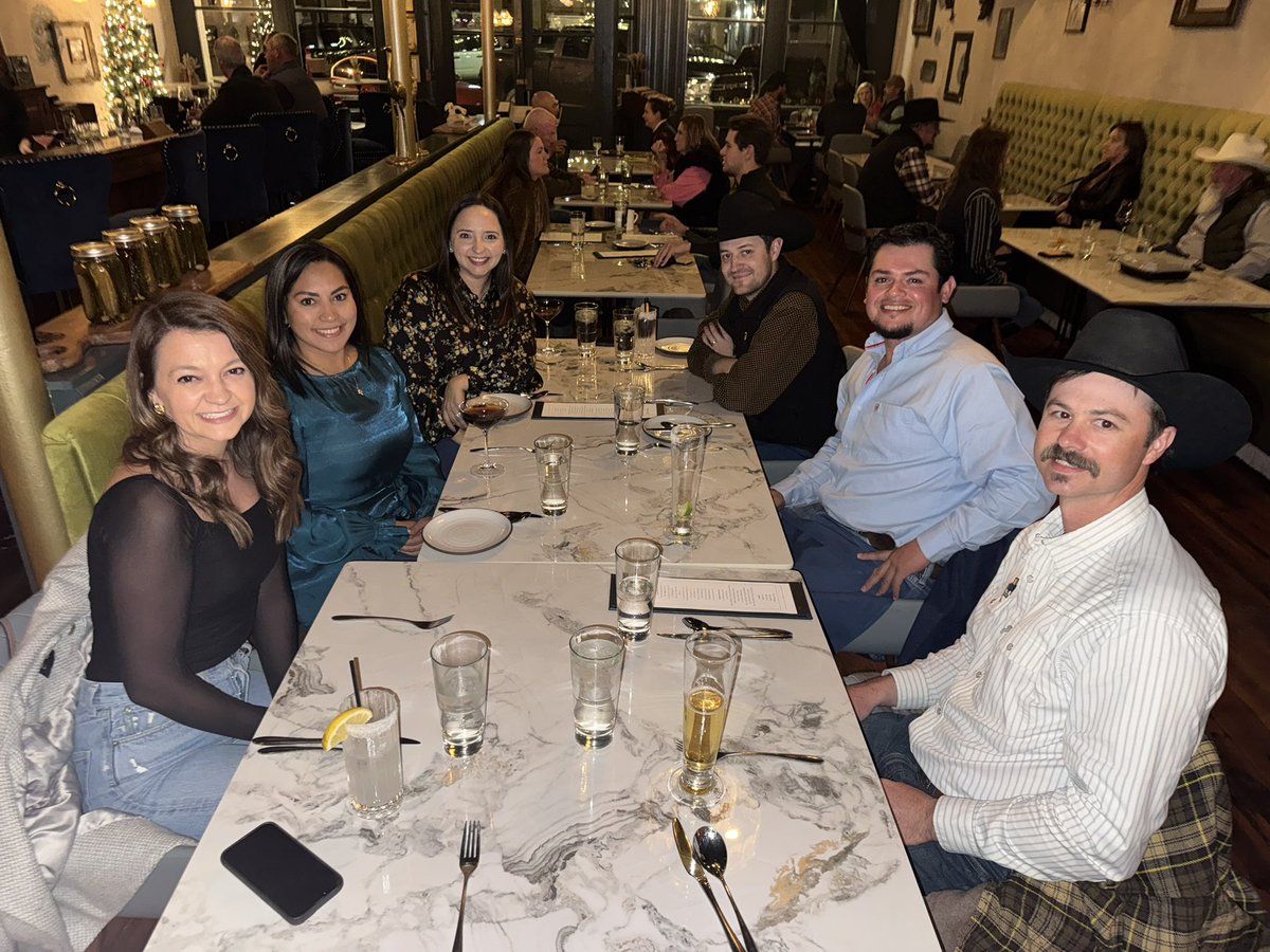 KameronMazurek's tweet photo. .@kwmpllc office party. I have the best employees and partner in the world. https://t.co/hVsi8KT1Qd