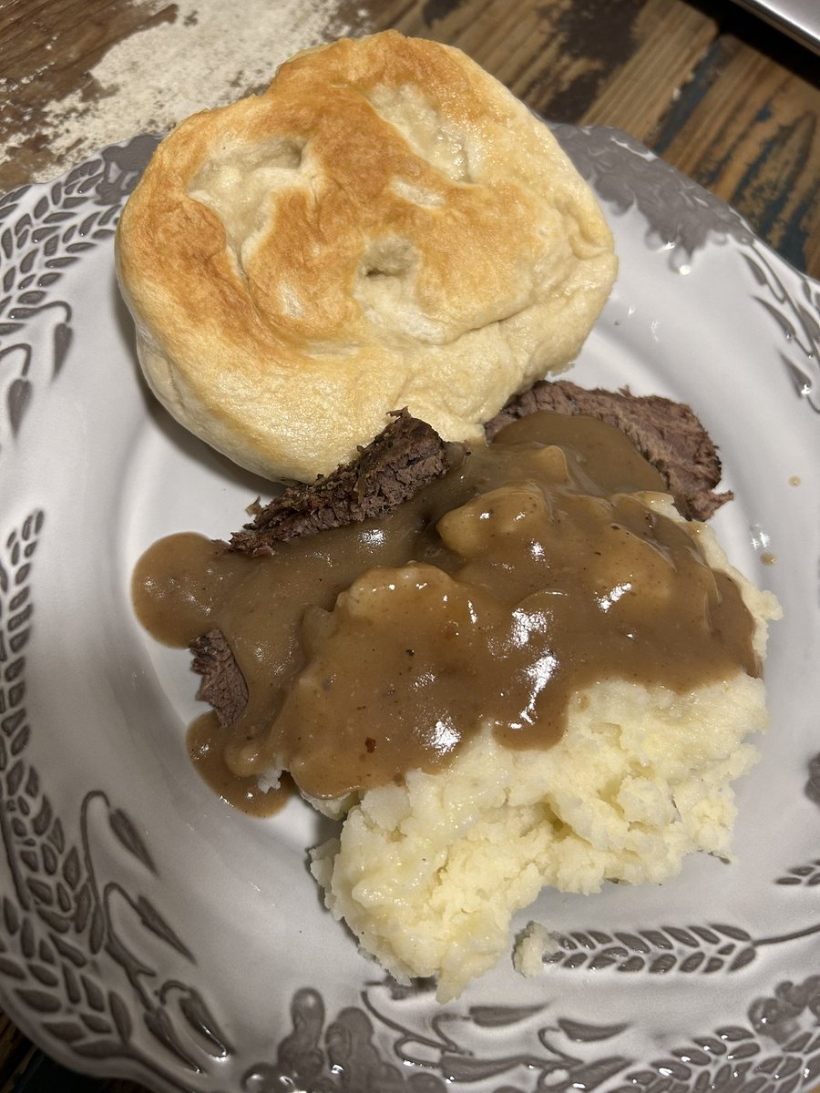 Get yourself a man that makes you a roast beef dinner with homemade gravy, mashed, and bannock 🤤😮‍💨❤️ <a href="/dkeeping/">Darryl Keeping</a>