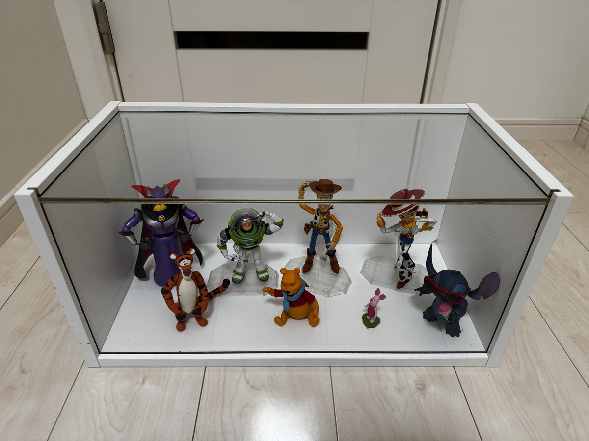 IKEAのフィギュアケース 新たなフィギュアケースを探していたらIKEAで良さげなのを見つけた