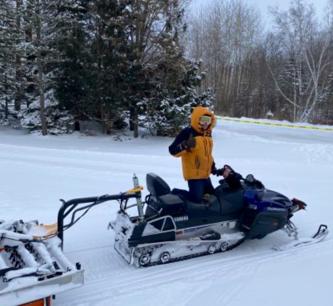 Been a busy couple days for Machine, J-Goat and Birdman grooming a half foot of fresh new powder on the trail system. Great weekend of skiing on tap! 

maplelag.com/posts/category…