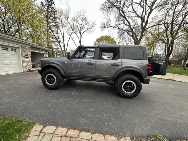 WillCharlesV's tweet photo. @TheFordFANatic Took my bronco all the way from Oshawa up to thunder Bay to go camping 13 hour drive no problems just a comfortable and relible vehicle #fordfanpower #builtfanproud #goleafsgo 💙 https://t.co/M8ylRXt3t1