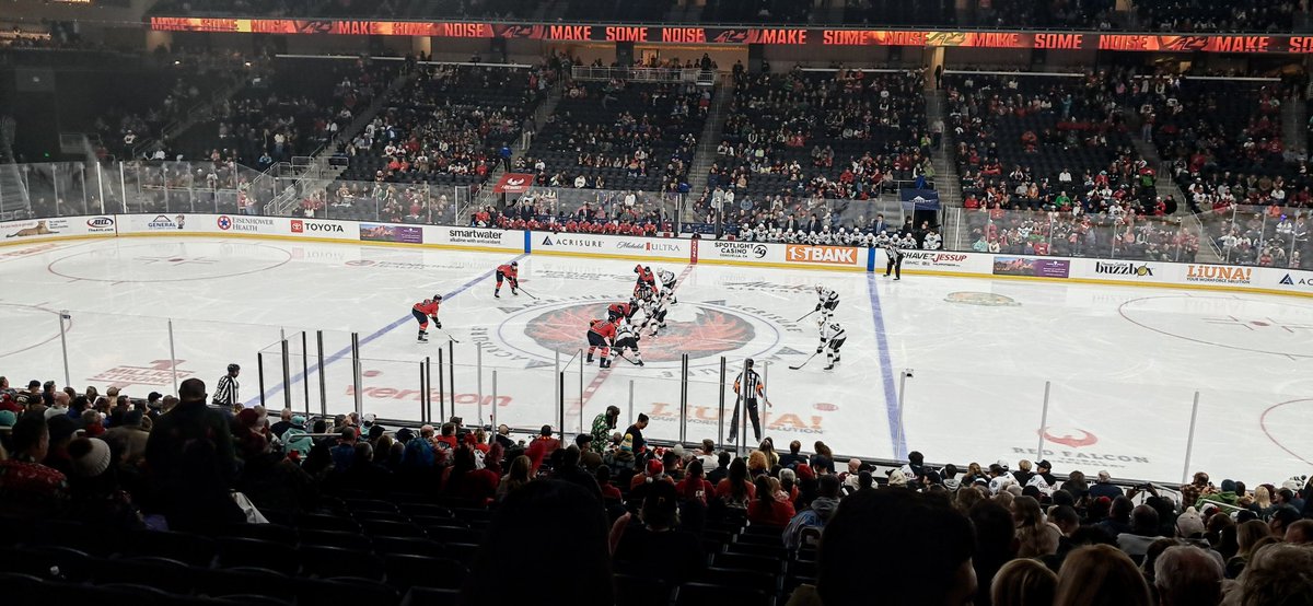 blksethrogen's tweet photo. Friday Night in Palm Desert watching the @ontarioreign 🤟

#ForTheEmpire | #TogetherWeReign | #GoKingsGo https://t.co/RqO6KlZKgM
