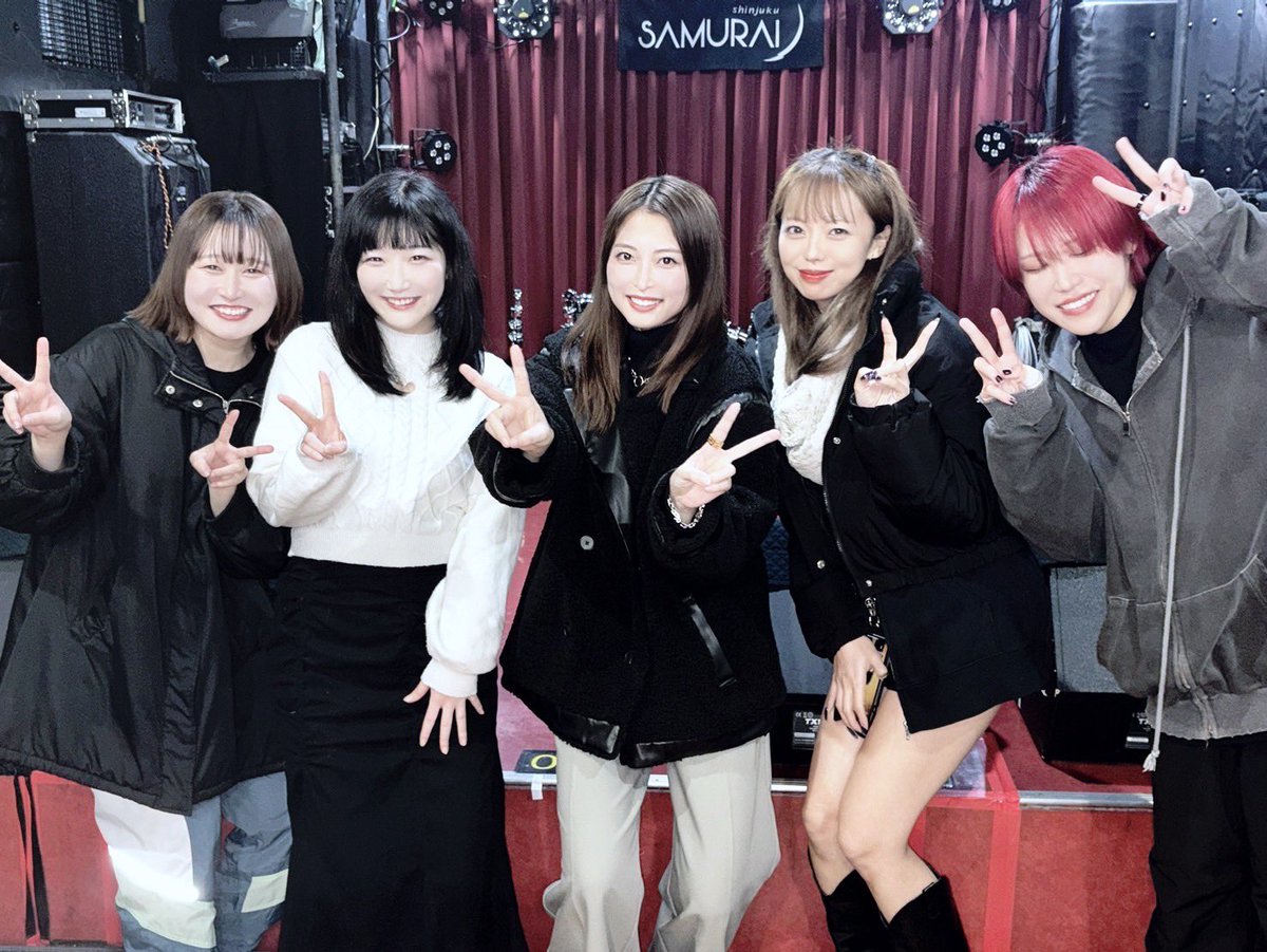 reina_kotoishi's tweet image. Friday's Night D vol.2にて初披露された
FiDZ新曲「燦然」の振付を担当しました！
曲調含めまた新しいFiDZを感じれると思います🪭✨

作詞はマリナたん！！ｽﾃｷ！！

#FiDZ
#琴石コレオ