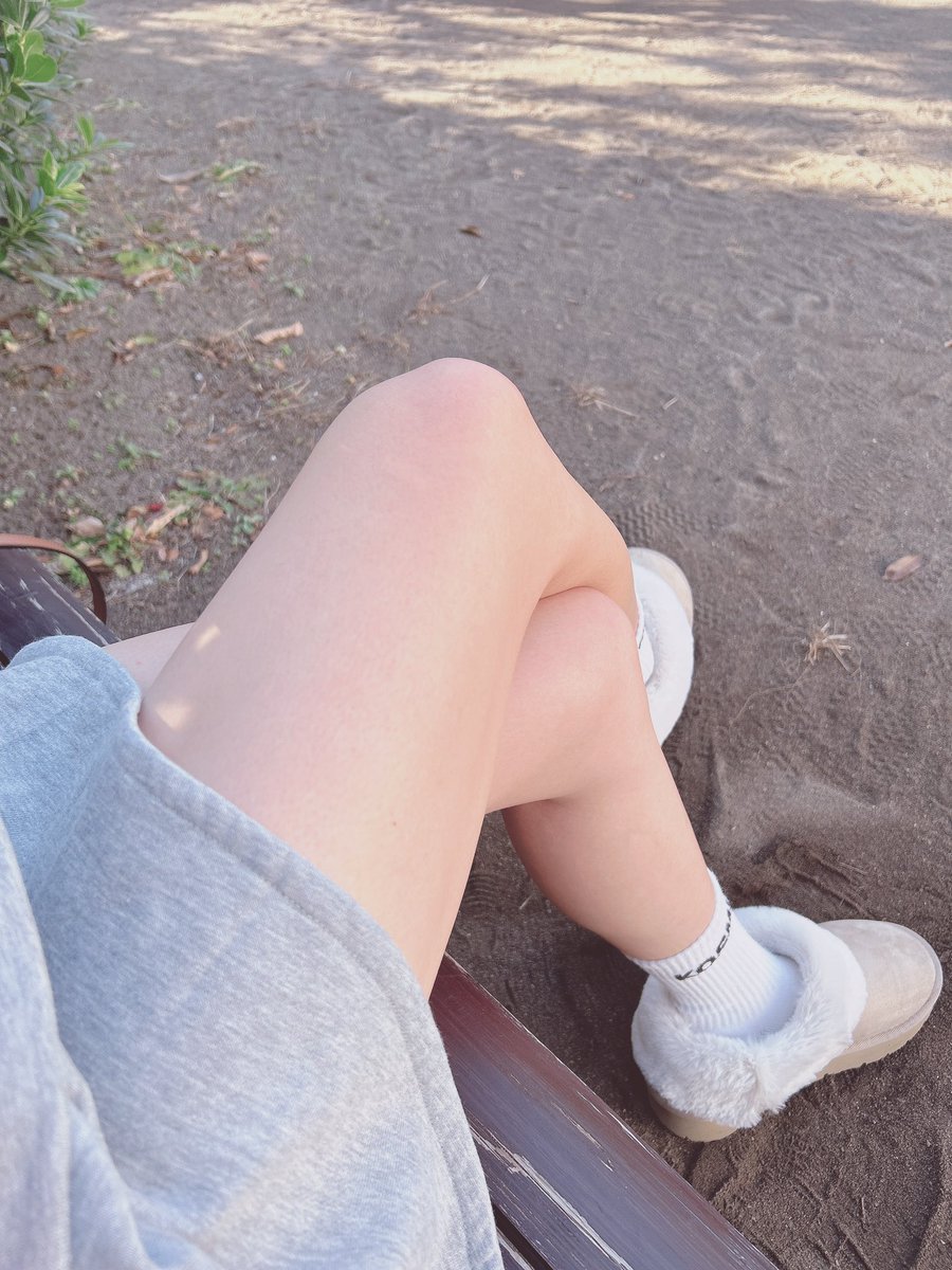 rasmama26's tweet photo. 昨日トレ後のお腹🙈ちょい盛れた？🤭
今日めめ🎀💘
足を綺麗に見せる組み方探しちゅ🤔

#ダイエット記録 #ダイエット垢さんと繋がりたい #ダイエット仲間募集中 #３児ママ #ライバー https://t.co/qoMCnxtRvM
