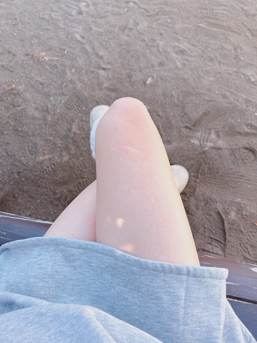 rasmama26's tweet photo. 昨日トレ後のお腹🙈ちょい盛れた？🤭
今日めめ🎀💘
足を綺麗に見せる組み方探しちゅ🤔

#ダイエット記録 #ダイエット垢さんと繋がりたい #ダイエット仲間募集中 #３児ママ #ライバー https://t.co/qoMCnxtRvM