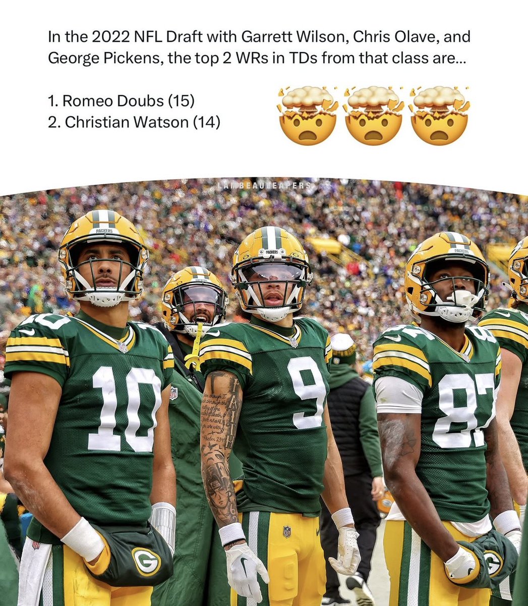jasrifootball's tweet photo. This is WILD.

(via: Lambeau.Leapers/IG) https://t.co/aLu2QR00Lj
