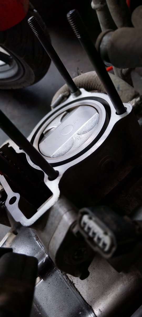 bengkeldodo's tweet image. Minimal mandi lah .. 

#cbr #dohc #Honda
#bengkeldodo #kebumen