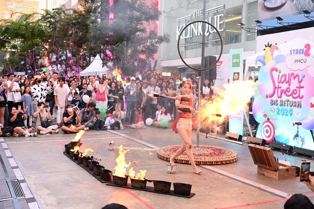 STARSOCIETY_TH's tweet image. เริ่มแล้ว! เทศกาลความสนุกส่งท้ายปี “Siam Street BIG RETURN 2024” มหกรรมการแสดงตามท้องถนนระดับนานาชาติที่รวมนักแสดงระดับโลกมาไว้ใจกลางสยามสแควร์
20 - 22 ธันวาคมนี้ ชมฟรีตลอดงาน!
thestarsociety.com/79208 
#SIAMSTREET2024 
#SiamStreetBIGRETURN2024 
#streetshow 
#bex 
#Siamsquare