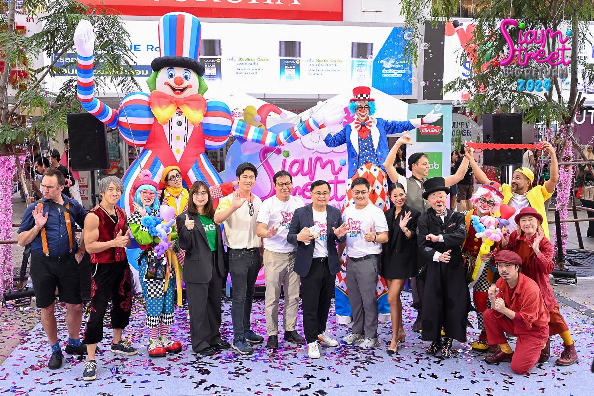 STARSOCIETY_TH's tweet image. เริ่มแล้ว! เทศกาลความสนุกส่งท้ายปี “Siam Street BIG RETURN 2024” มหกรรมการแสดงตามท้องถนนระดับนานาชาติที่รวมนักแสดงระดับโลกมาไว้ใจกลางสยามสแควร์
20 - 22 ธันวาคมนี้ ชมฟรีตลอดงาน!
thestarsociety.com/79208 
#SIAMSTREET2024 
#SiamStreetBIGRETURN2024 
#streetshow 
#bex 
#Siamsquare
