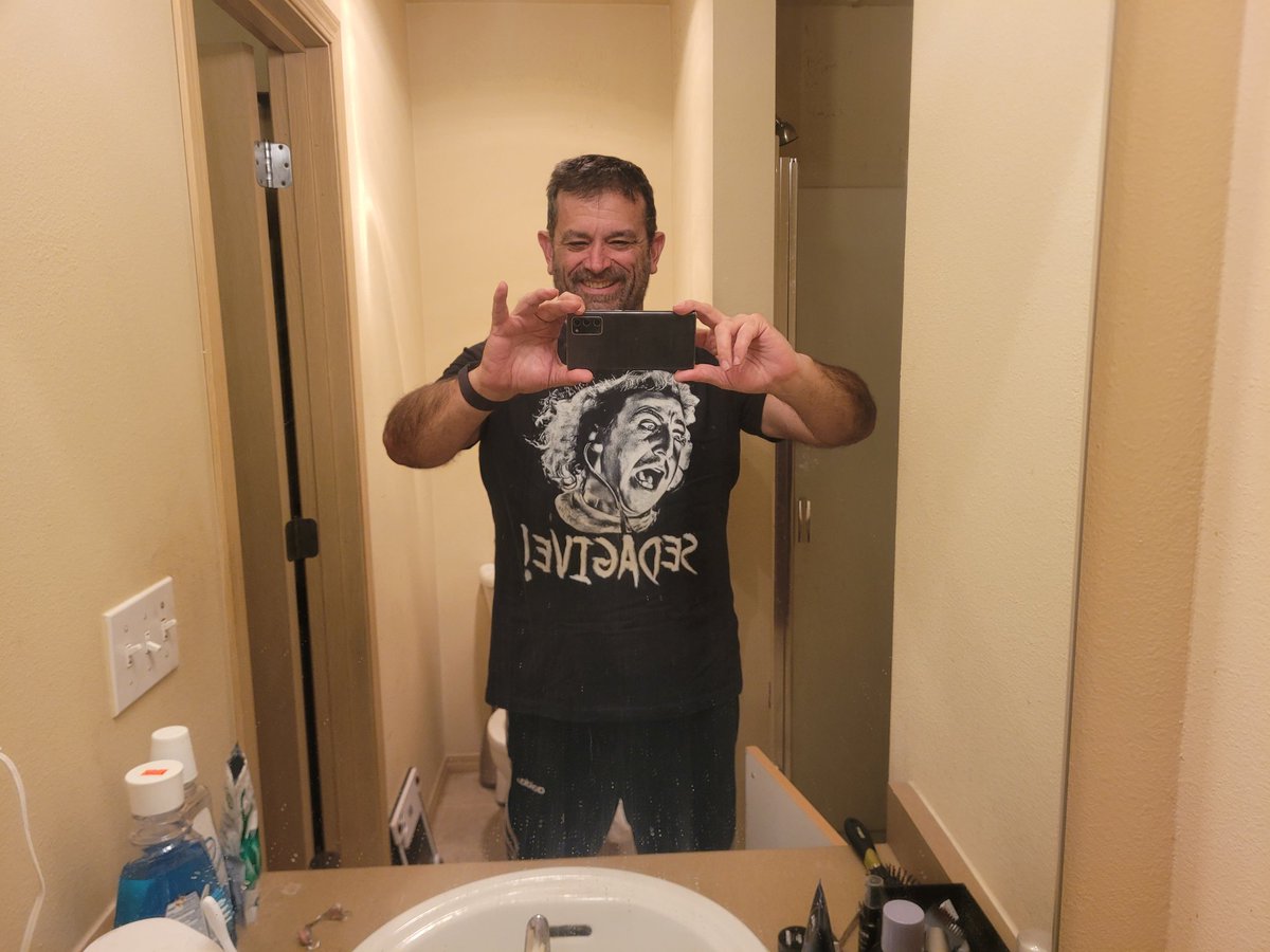 maverick1023's tweet photo. Got these sweet shirts from @TeePublic . Thank you to @VoxDocVoxDei for turning me on to them.
#Retro80sSunset
#HansGruber
#Sedagive https://t.co/t1Ftq3tWZa