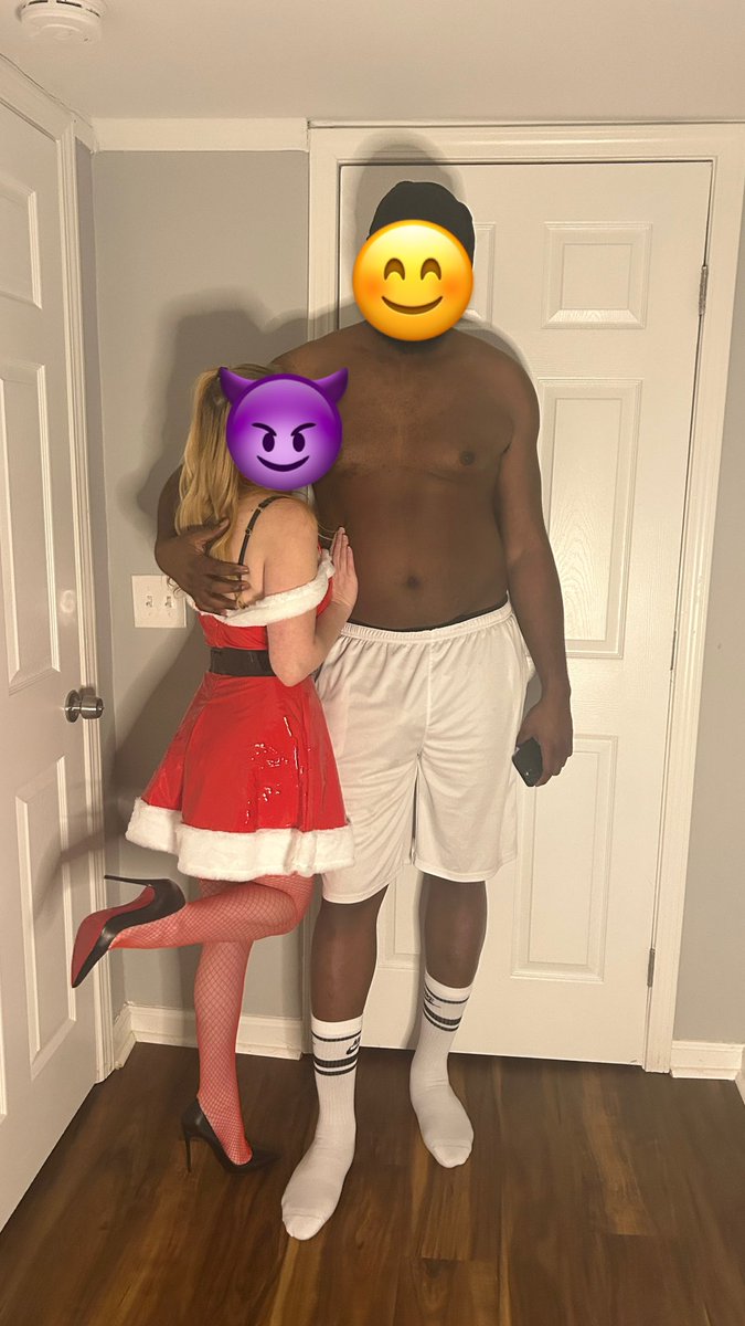 AtlantaKinkCpl's tweet photo. We had a lovely evening with @Bobby_BlackCock tonight. Who else thinks he enjoyed his Christmas present? https://t.co/OfW2EIdl6j