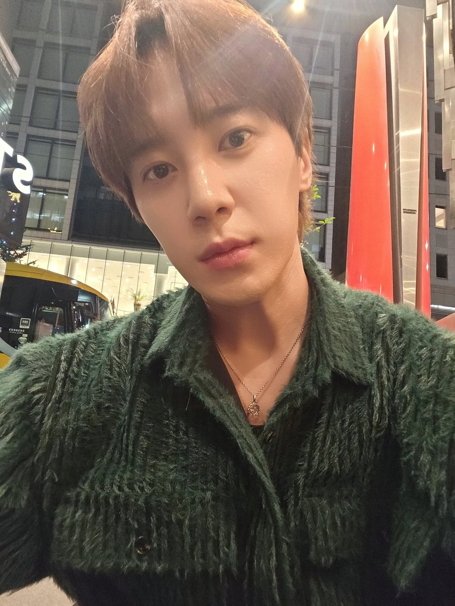 2025년 12월 22일. 올해의 마지막 공연까지 잘 부탁드립니다😊 
日時 : 2024年12月22日(日)
【昼公演】開場 13:30　開演 14:00　　
【夜公演】開場 17:30　開演 18:00
会場 : 室町三井ホール
住所 : 東京都中央区日本橋室町三丁目2番1号 COREDO室町テラス3階