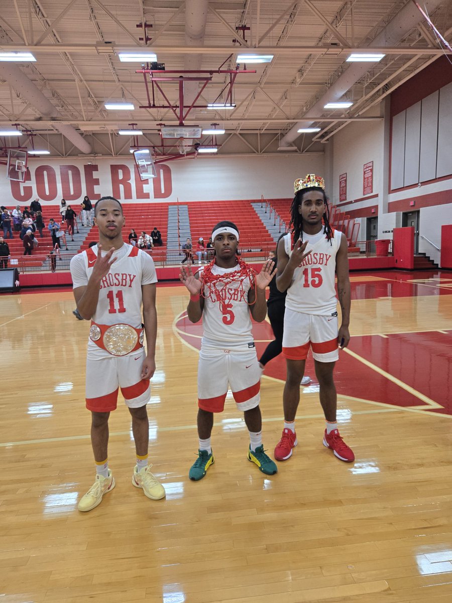 CrosbyHoops's tweet photo. Big District win tonight vs Pasadena 62-59!!!! 2-0 in District Play! #RoadToState https://t.co/7hi3b7LK1p