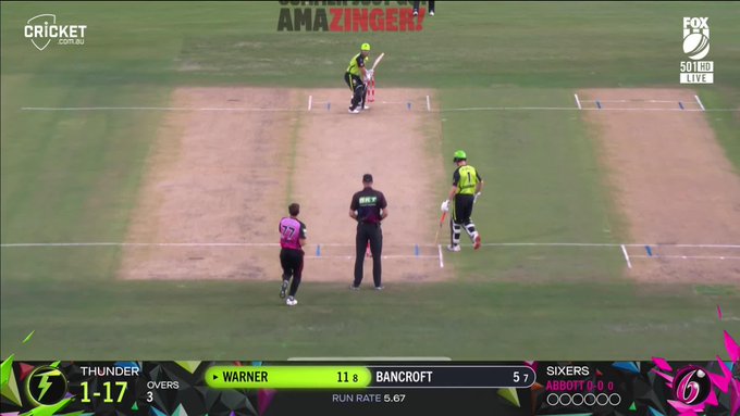 David Warner hits his first six of BBL 14, and is out next ball! 📹 Credits: Twitter/BBL