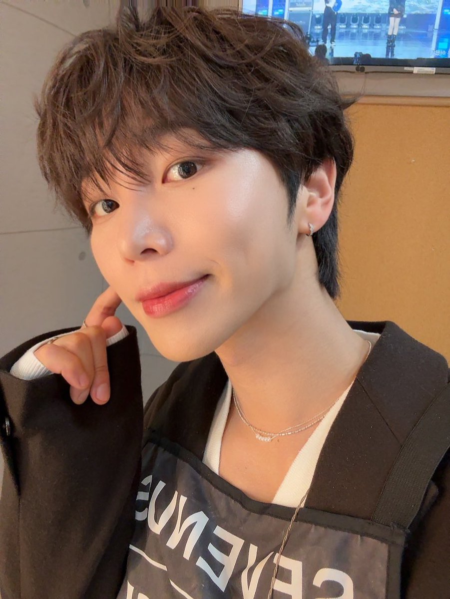ireahand_'s tweet photo. 쇼 음악중심!!
다녀왔습니다🎼
#쇼음악중심 https://t.co/M1ZZo3CSBE
