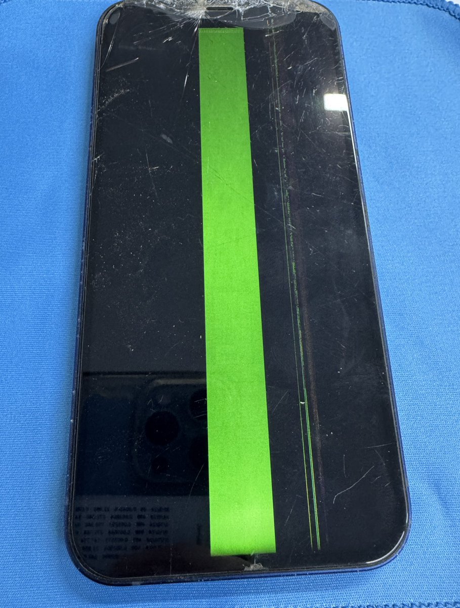 fixmyscreenuk's tweet photo. iPhone 12 giving off a Christmas light show with a damaged screen. 

#christmas #lights #fix #repair #southport #screen #mobile #apple #damaged #smashed https://t.co/Q8G3iPUjAi