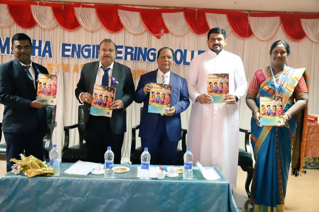 madhaengcollege's tweet image. Our CSE HOD's book release celebration on the Christmas eve🎄🎁🎁 #madhaengineeringcollege #celebration #pythonchallenge #python #pythonprogramming #pythonlearning
