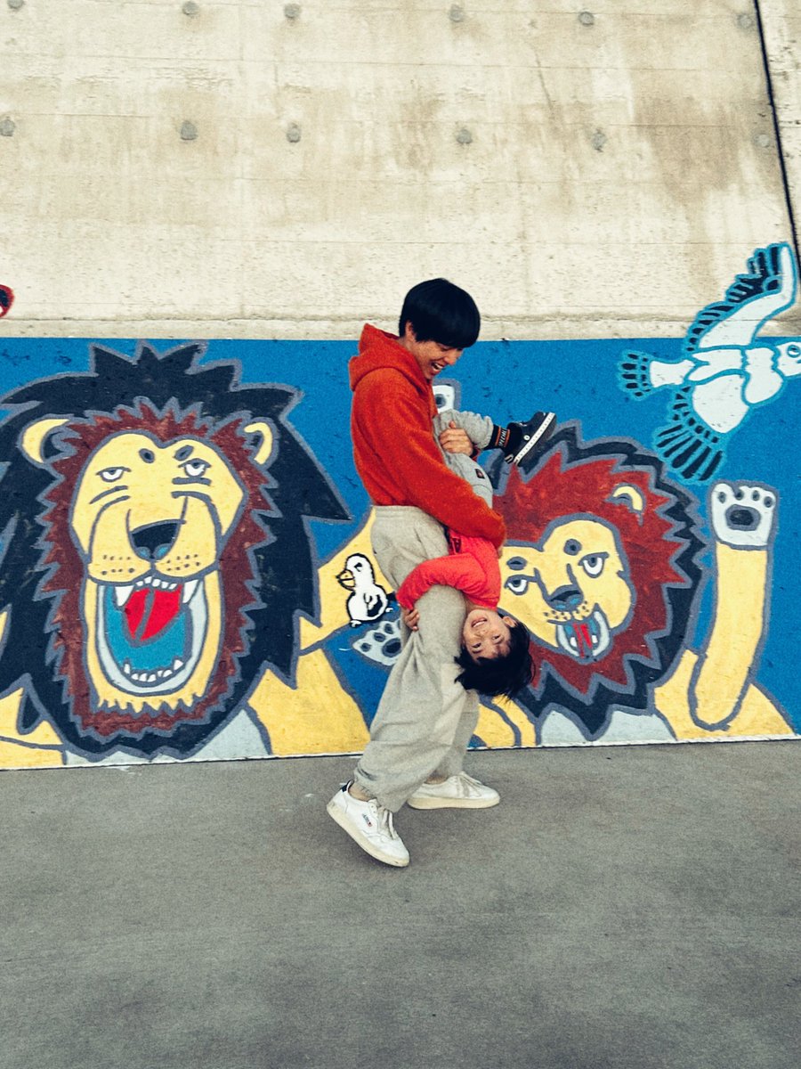 ライオンの隠れ家最後まで見守っていただきありがとうございました

撮影が終わってしばらく抜け殻のようになりました、皆んなに会えないのはとても寂しいです。

でも、僕たちは離れていてもみんな同じプライドの仲間です

どこかでみっくんを見かけたら優しくしてあげてください

また会える日まで