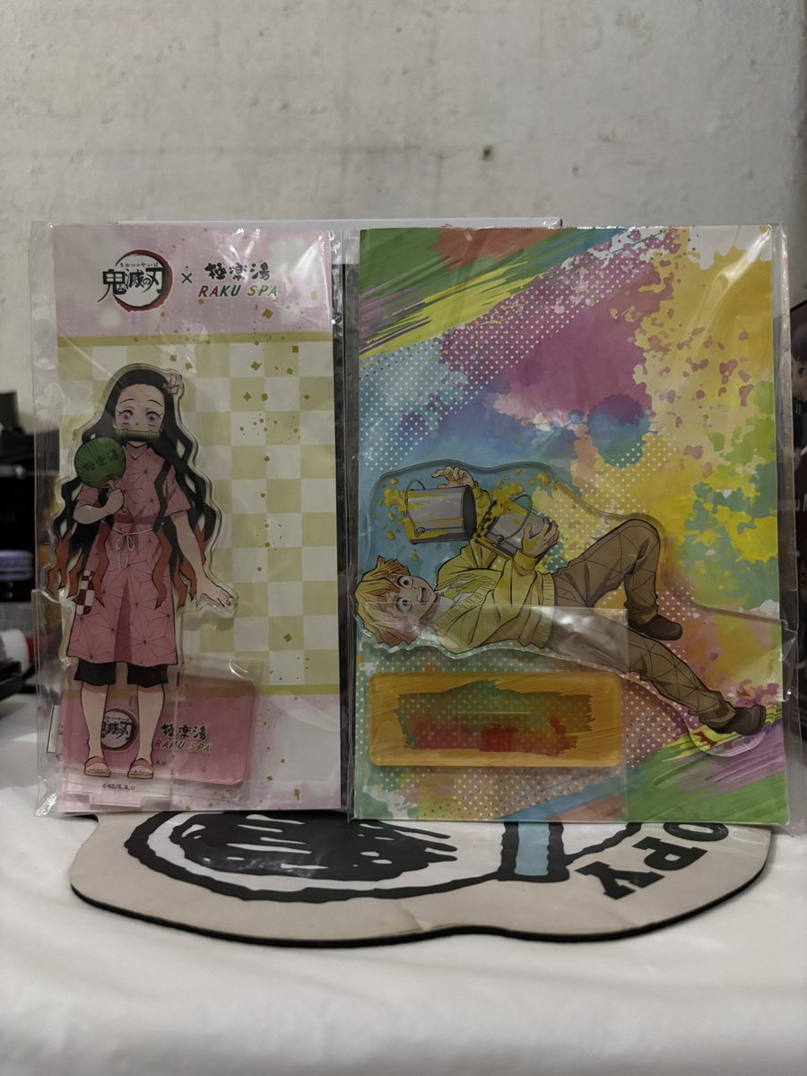 sukagiyu's tweet image. [End Year Giveaway]

Aku dapat amanah buat GA-in merch-merch ini. Hadiah GA ini buat followers/non-followers terutama KNY LOVERS❤️‍🔥

*T&amp;amp;C:
- RT &amp;amp; Reply harapan kamu untuk 2025, say thanks buat sponsor juga boleh🤗
- Pemenangnya diundi pake roulette
- End 22 Dec, 4PM