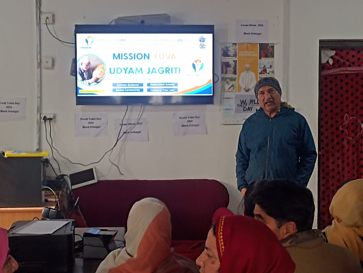 OfficeofBDOSgr's tweet photo. "Empowering the Future: Mission Yuva Awareness Programme - Inspiring and equipping the youth for a transformative journey towards progress and leadership." #BDOSrinagar #MissionYuva #YouthEmpowerment https://t.co/wZFONDhVXO