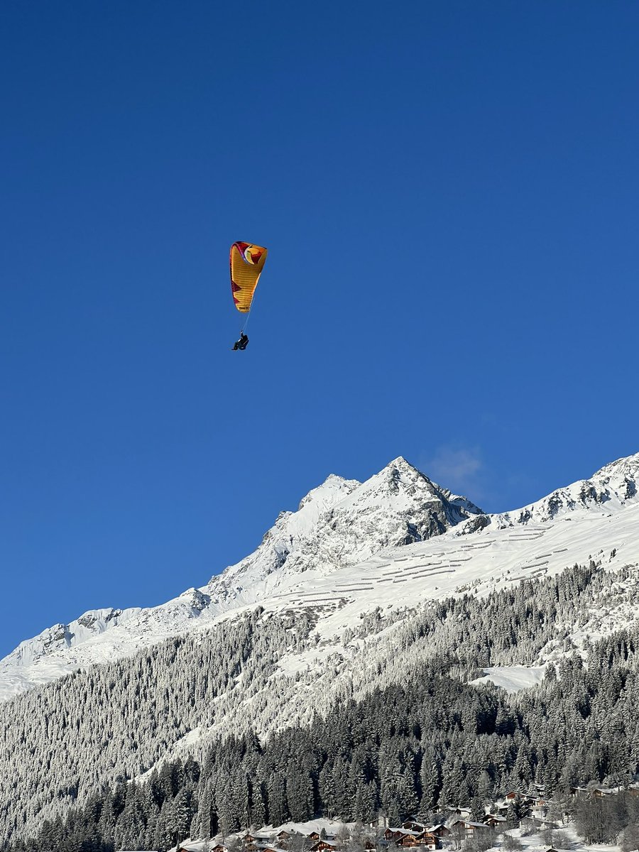 Pradas Resort tweet media