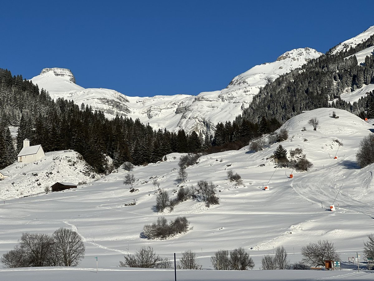 Pradas Resort tweet media