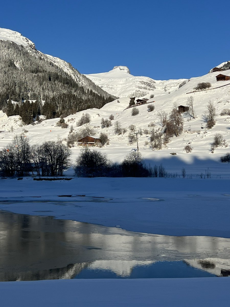 Pradas Resort tweet media