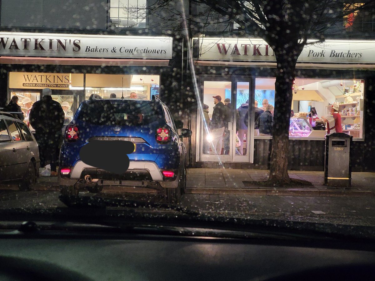 Cate Moore tweet media