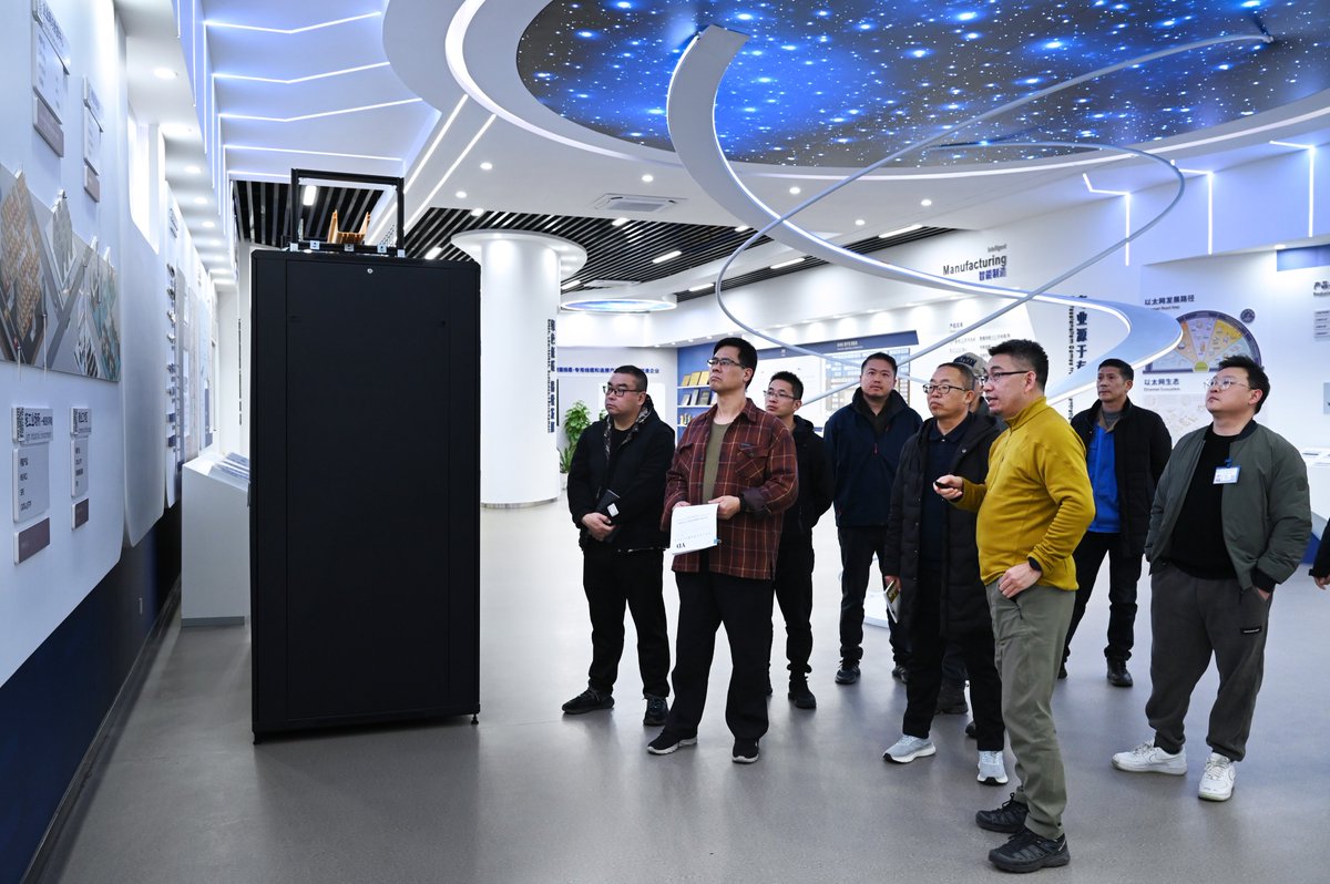ZhaolongHL1993's tweet photo. Demember 12nd, A Team from the Directly Affiliated Center of #ChinaMobile Communications Group #Fujian Co., Ltd. Visited #ZhaolongInterconnect #datacable #cables #telecommunication #genericcabling #cablingsystem #genericcablingsystem #test #cabletest https://t.co/VgmuriXaCR