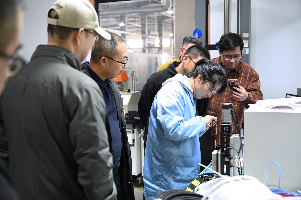 ZhaolongHL1993's tweet photo. Demember 12nd, A Team from the Directly Affiliated Center of #ChinaMobile Communications Group #Fujian Co., Ltd. Visited #ZhaolongInterconnect #datacable #cables #telecommunication #genericcabling #cablingsystem #genericcablingsystem #test #cabletest https://t.co/VgmuriXaCR