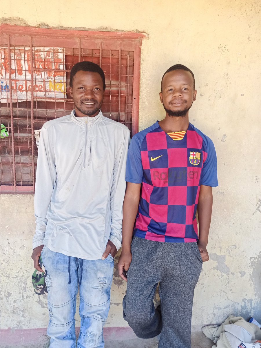 Munyah_Wacho's tweet photo. It's been years ndichiona this guy, kumaraini kwangu anonzi Bee. Anongoswera achiridza mbira nekutamba snooker, it's only today I learnt of his story. Akatoendawo kuchkoro (against my assumptions 🥱) and did a National Certificate in Computer Systems Engineering specializing in Maintenance and Repairing paKwekwe Poly, hanzi life yechirombe rombe ndakazoitanga after ndaneta nekutsvaga basa ndichishaya. Hanzi at the moment handina phone, but I can be reached on my mother's number 077 267 8295. If anyone feels like helping, ndonzwa kurwadziwa kuona mghetto yuts eareaz rangu vachishaya mikana.