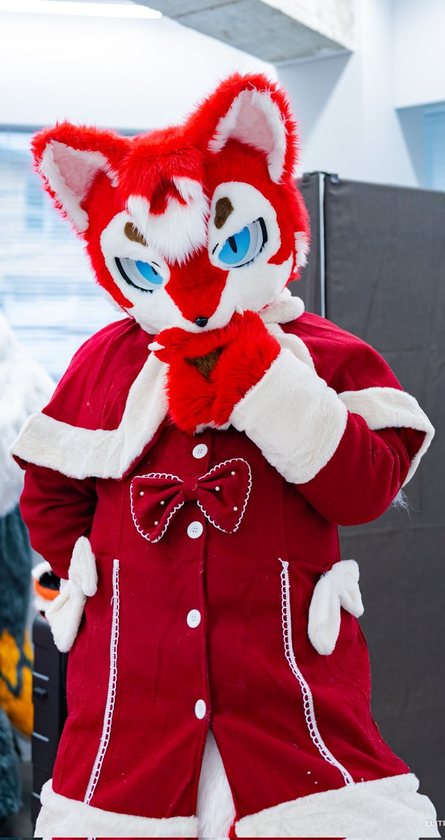 #fursuitfriday