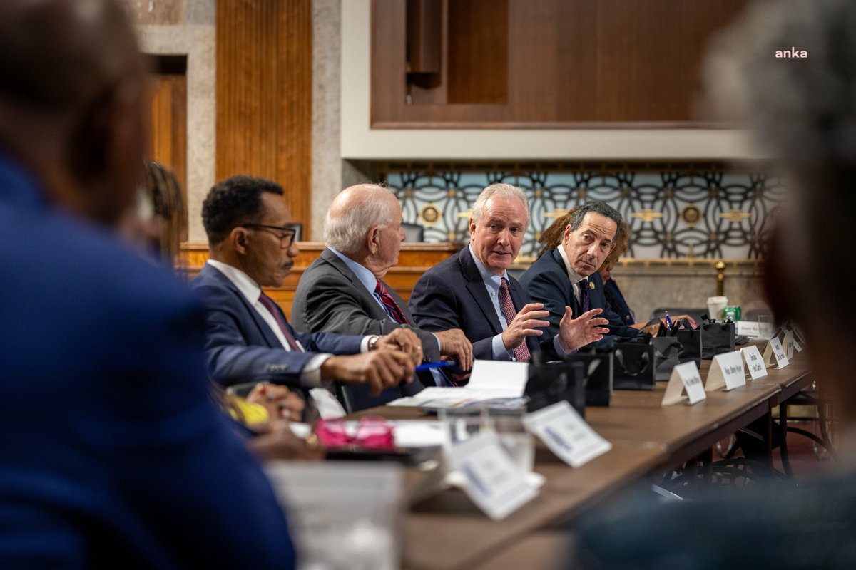 ABD Senatosuna ''2024 Türk Saldırganlığıyla Mücadele Yasası'' tasarısı sunuldu

🔴ABD’li Demokrat Senatör Chris Van Hollen ve Cumhuriyetçi Senatör Lindsey Graham, dün gece ortak bir açıklama yaparak ABD Senatosu’na ''2024 Türk Saldırganlığıyla Mücadele Yasası'' adını verdikleri,