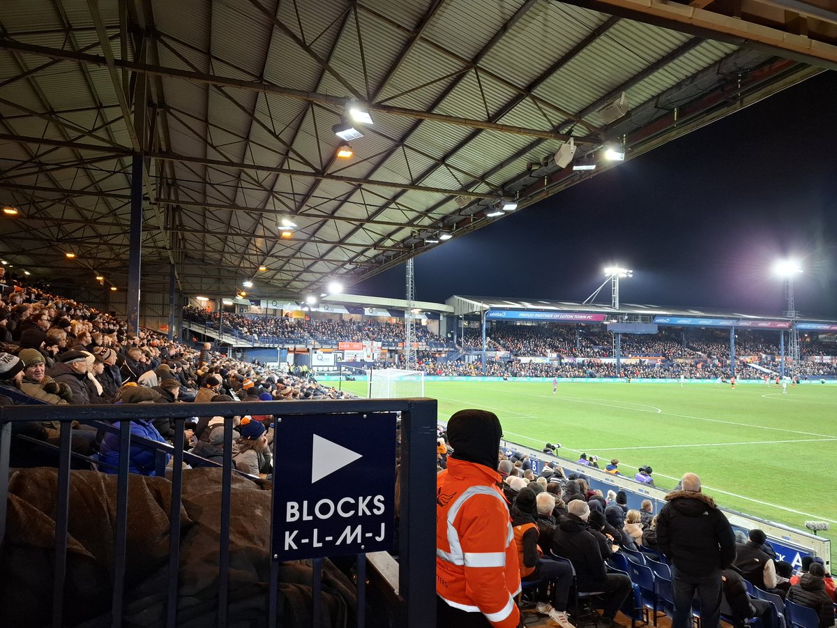 OptaDaan's tweet image. Engels voetbal op zijn best😍 #LutonTown