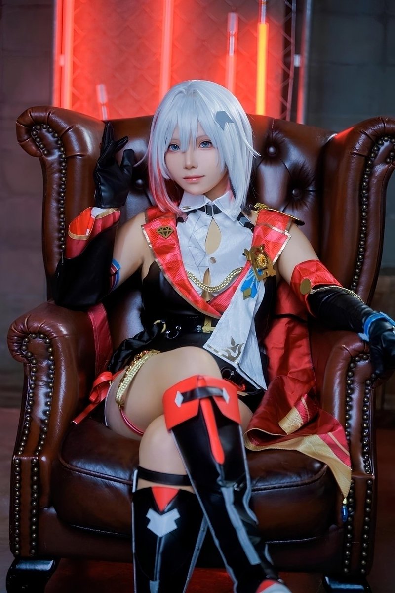 umtk159's tweet image. cosplay/コスプレ
崩壊スターレイル / トパーズ
「 どうすればいいか
プロが教えてあげる 」
#HonkaiStarRail #topaz
