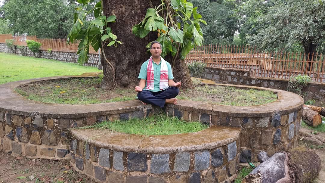 स्वयं को जानने-समझने का माध्यम है #ध्यान प्रतिदिन कुछ समय अपने लिए निकालिये। प्रथम #विश्व_ध्यान_दिवस की शुभकामनाएं। #WorldMeditationDay