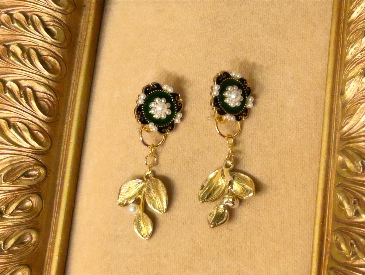 CatwalkBijoux's tweet image. Catwalk Bijoux New Arrivals 

Noël　Pierce

一点物　2way

#catwalkbijoux #newarrivals #pierce #noel#handmadeaccessory #koenji #vintage