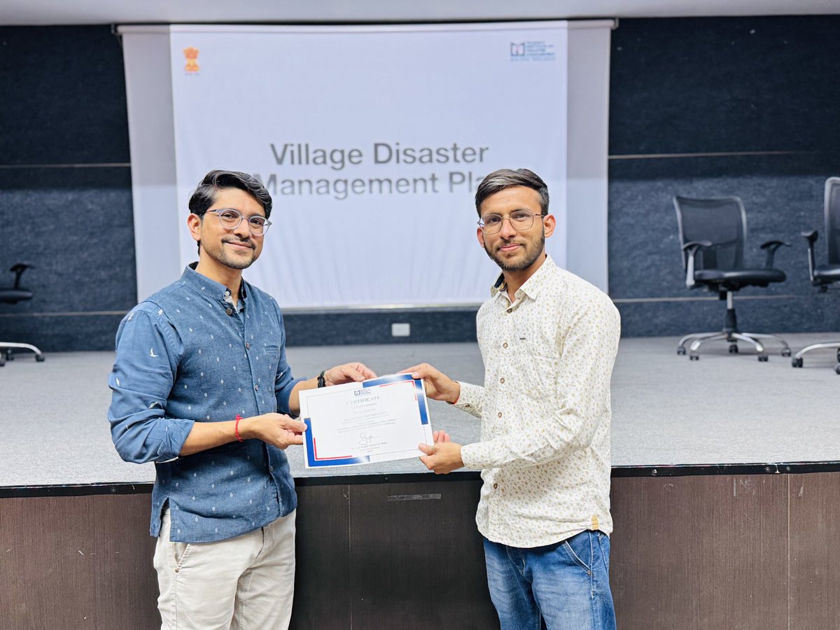 labanasamir's tweet photo. "Villages are the backbones of our society! VDMP Workshop highlighted the need for disaster risk reduction at the village level and taught me the importance of planning and preparedness."#VDMP
#DisasterRiskManagement
#GujaratInstituteofDisasterManagement https://t.co/LLWKNZqBxY