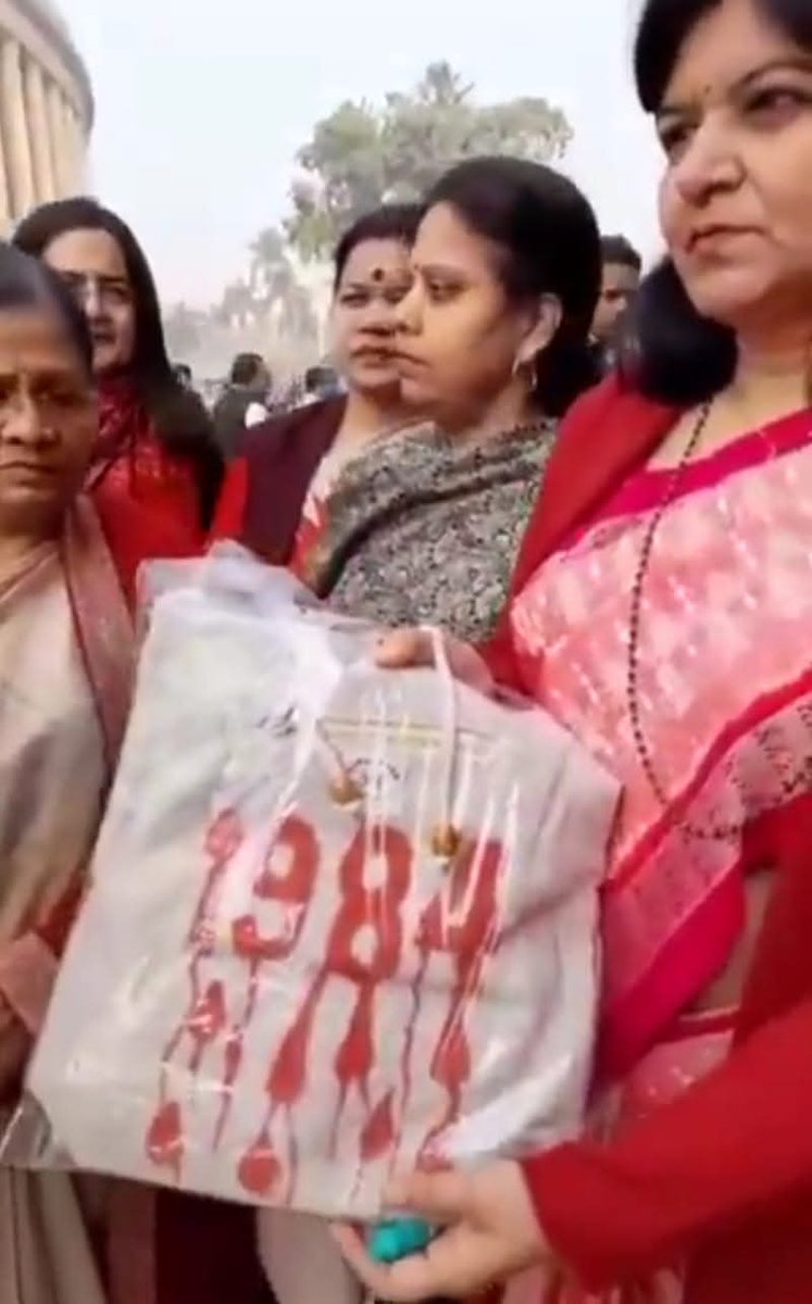 AprajitaSarangi's tweet photo. बात निकली है तो दूर तक जायेगी 🩸

@BJP4India 
@AnilBaluni 
@ianuragthakur 
@nishikant_dubey
@JPNadda 
@AmitShah https://t.co/Ifk6lVT9QY