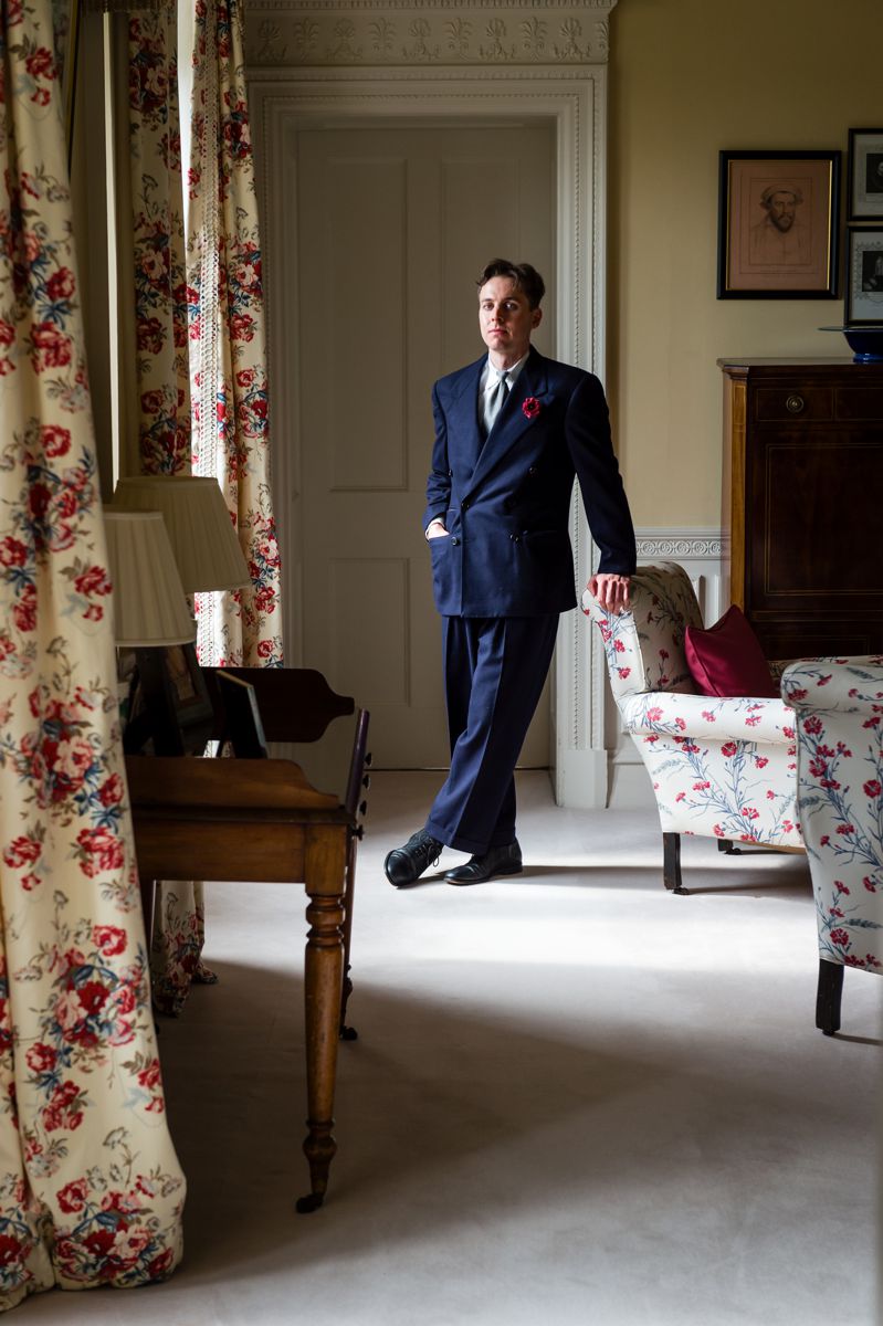 Matthew So suited this shot! #weddingphotography #weddingdress #bridetobe #weddingsutra