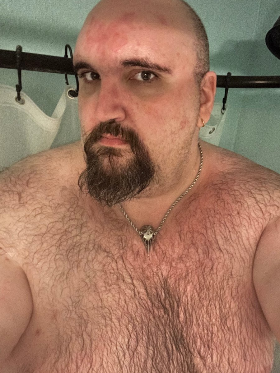 3verest_FL's tweet photo. Had a nice relaxing bath, now it's just time to kick back and enjoy a glass of wine. https://t.co/vMsShG8RjG