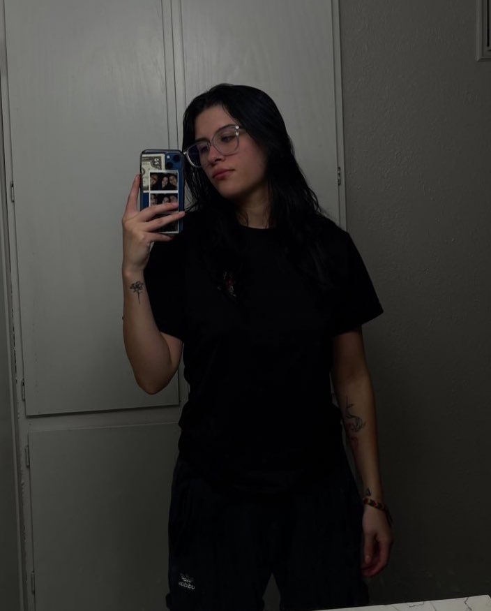 twitch.tv/xogrinchy
Val stream with <a href="/SlayerBritt/">Britt</a>