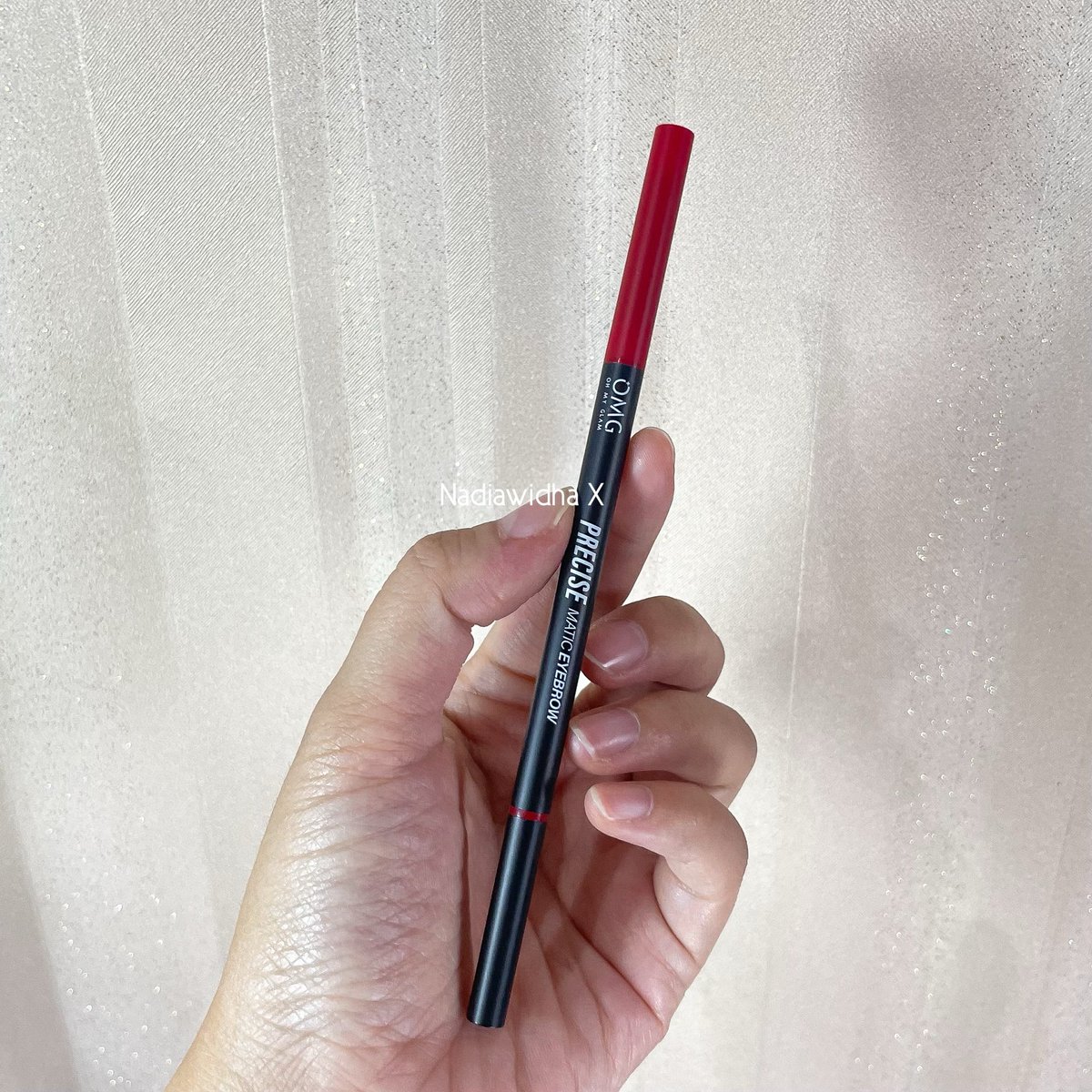 penemuan eyebrow matic TERFAVORIT AKHIR TAHUNN😇‼️

pigmented dan kecil jadi enak banget dipake nya… cocok buat yg kesusahan pake pensil alis lebar!!