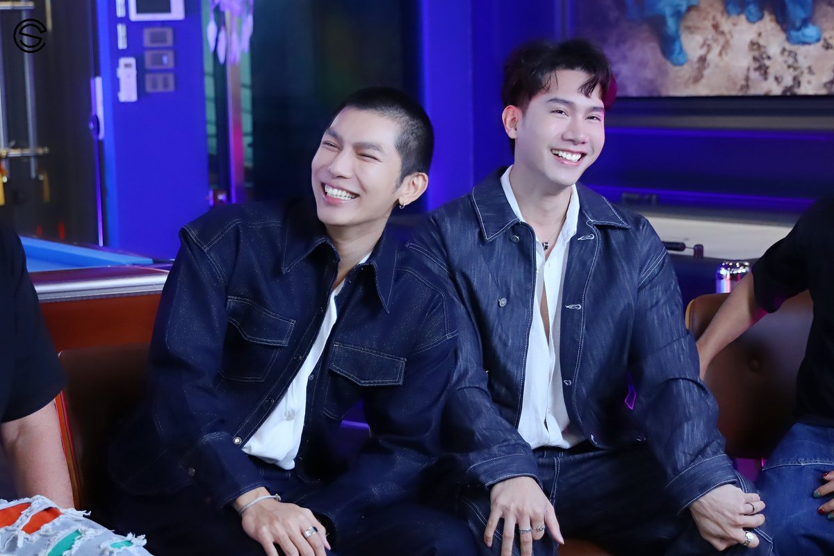 a1way5_mew's tweet photo. Tul: "We  foreseen the future together" (Contemplamos el futuro juntos).

// 😭😭😭💖

NANGYANG X MEWTUL

#นั่งยางมหาประเกียมxมิวตุลย์
@MSuppasit @octotul https://t.co/7zMvFqKX5R