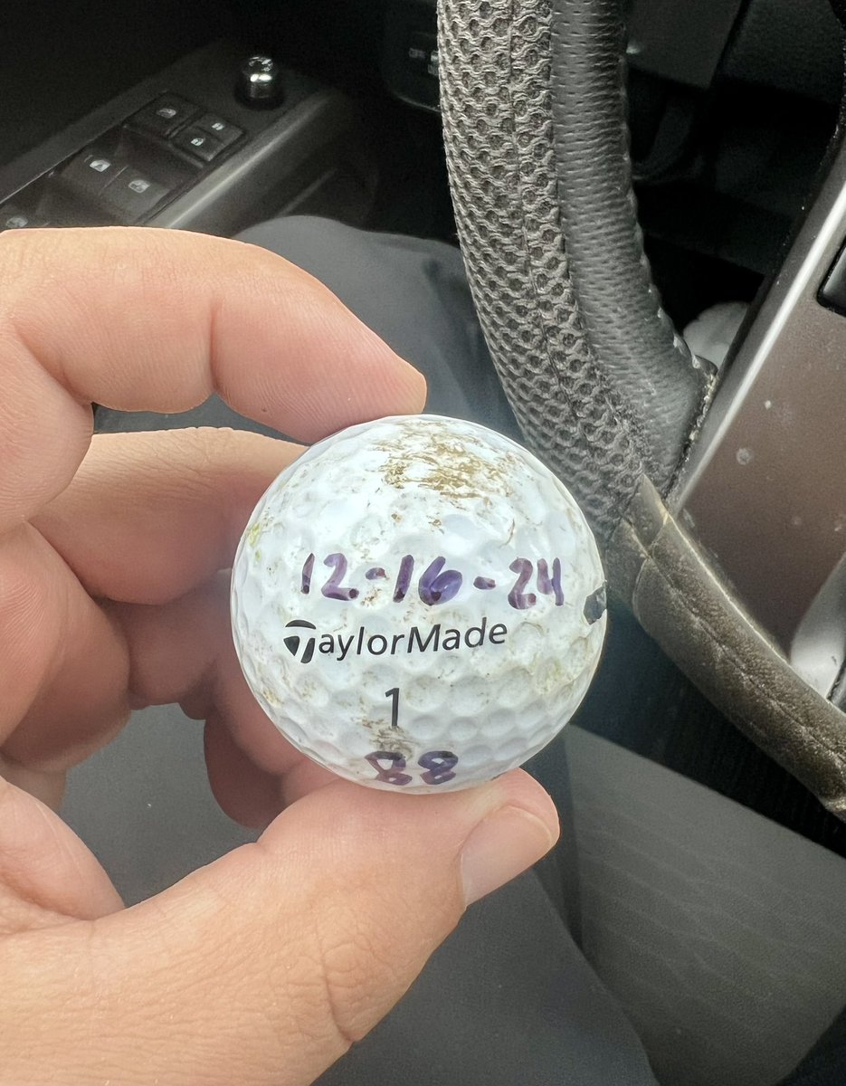 CJRab_GolfDad's tweet photo. Played my first round in quite a few weeks and it was the first time I believe I’ve ever used the same golf ball for all 18 holes.  This ball went through war and my terribly rusty golf swing 😂 but still managed to break 90 https://t.co/0gGGvxyg1w